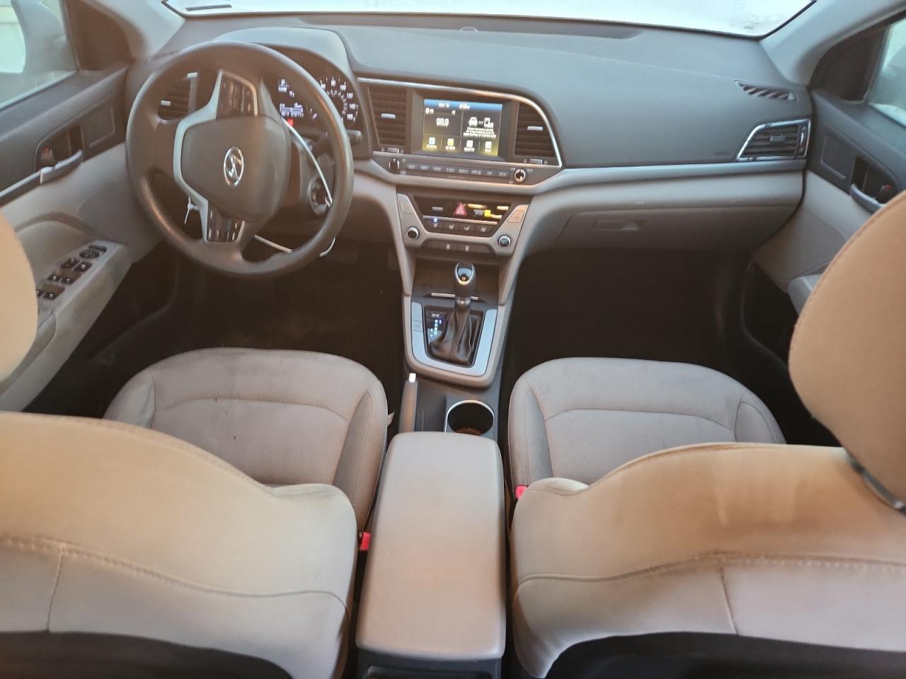 2017 HYUNDAI ELANTRA SE photo 8