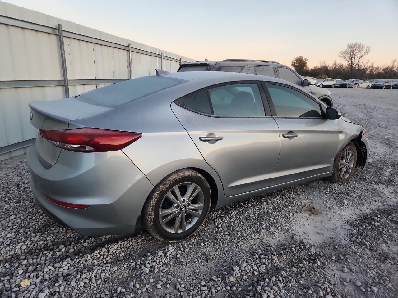 2017 HYUNDAI ELANTRA SE photo 3