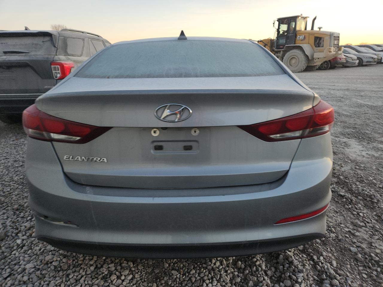 2017 HYUNDAI ELANTRA SE photo 6