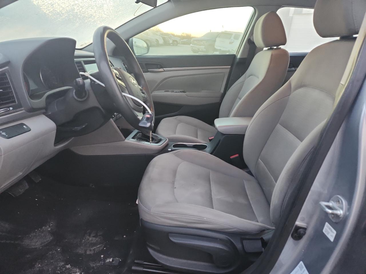 2017 HYUNDAI ELANTRA SE photo 7