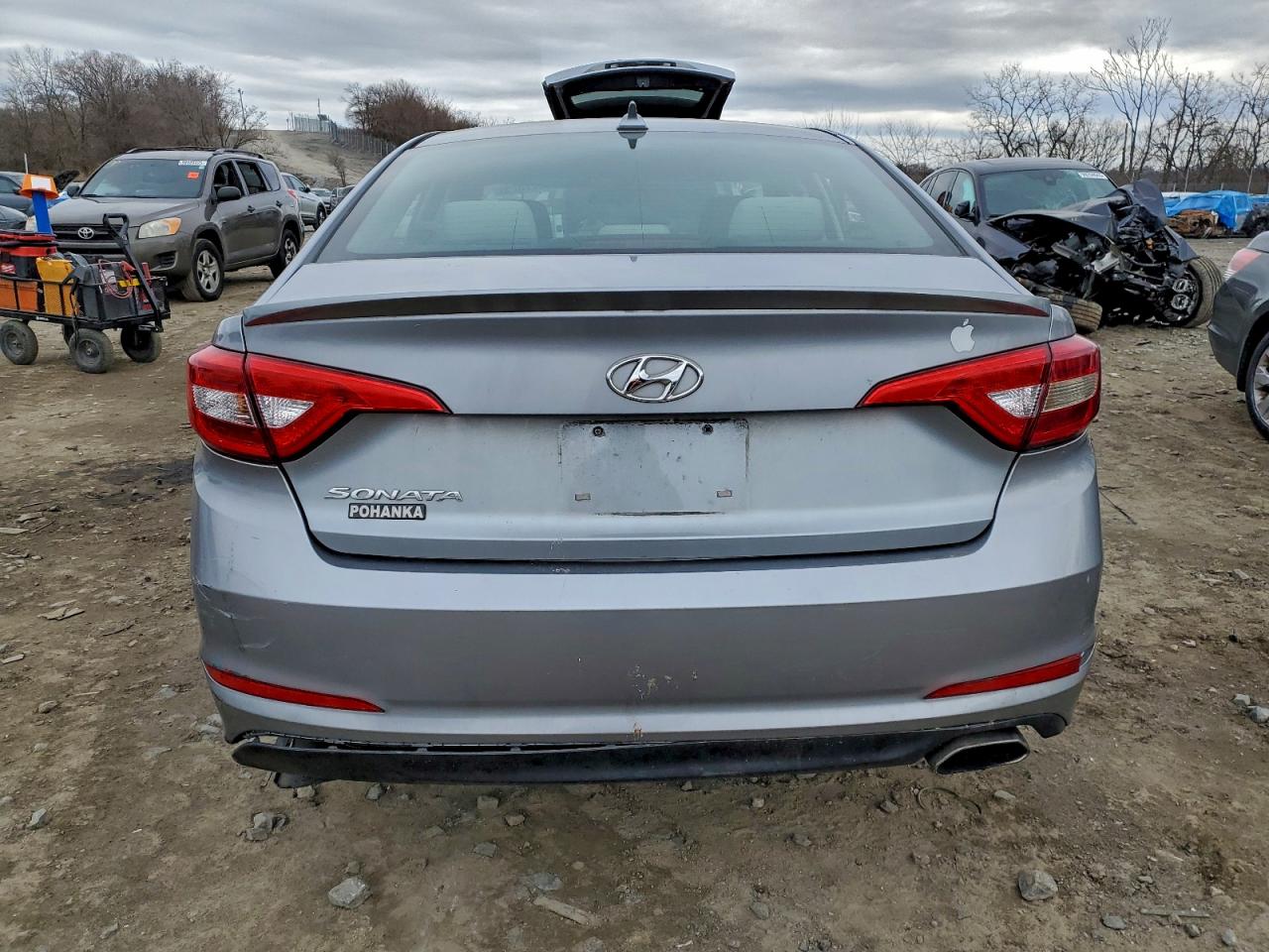 2015 HYUNDAI SONATA SE photo 11