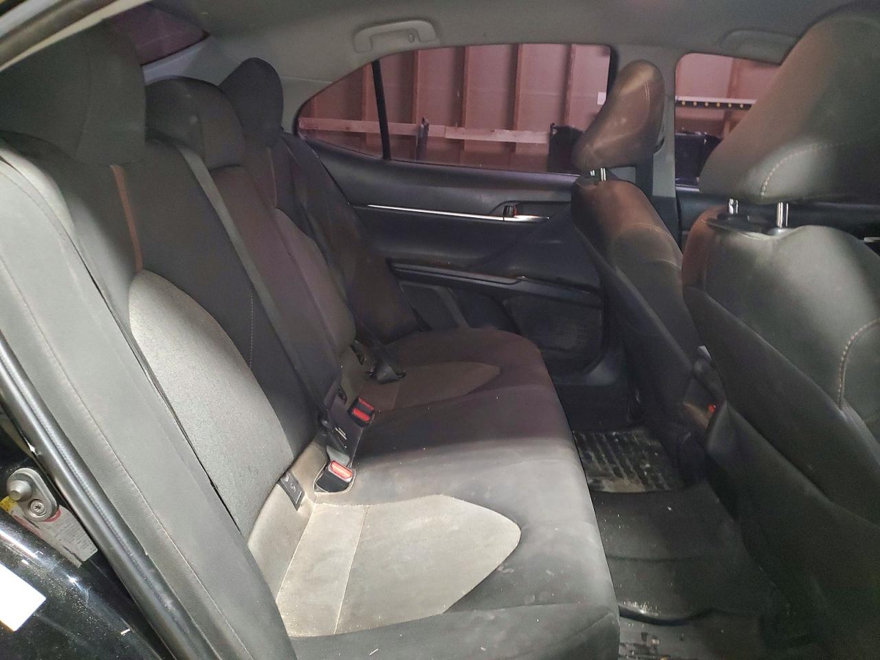 2018 TOYOTA CAMRY L photo 10