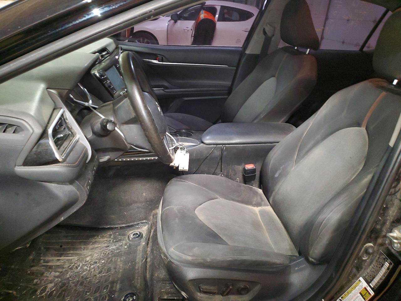 2018 TOYOTA CAMRY L photo 7