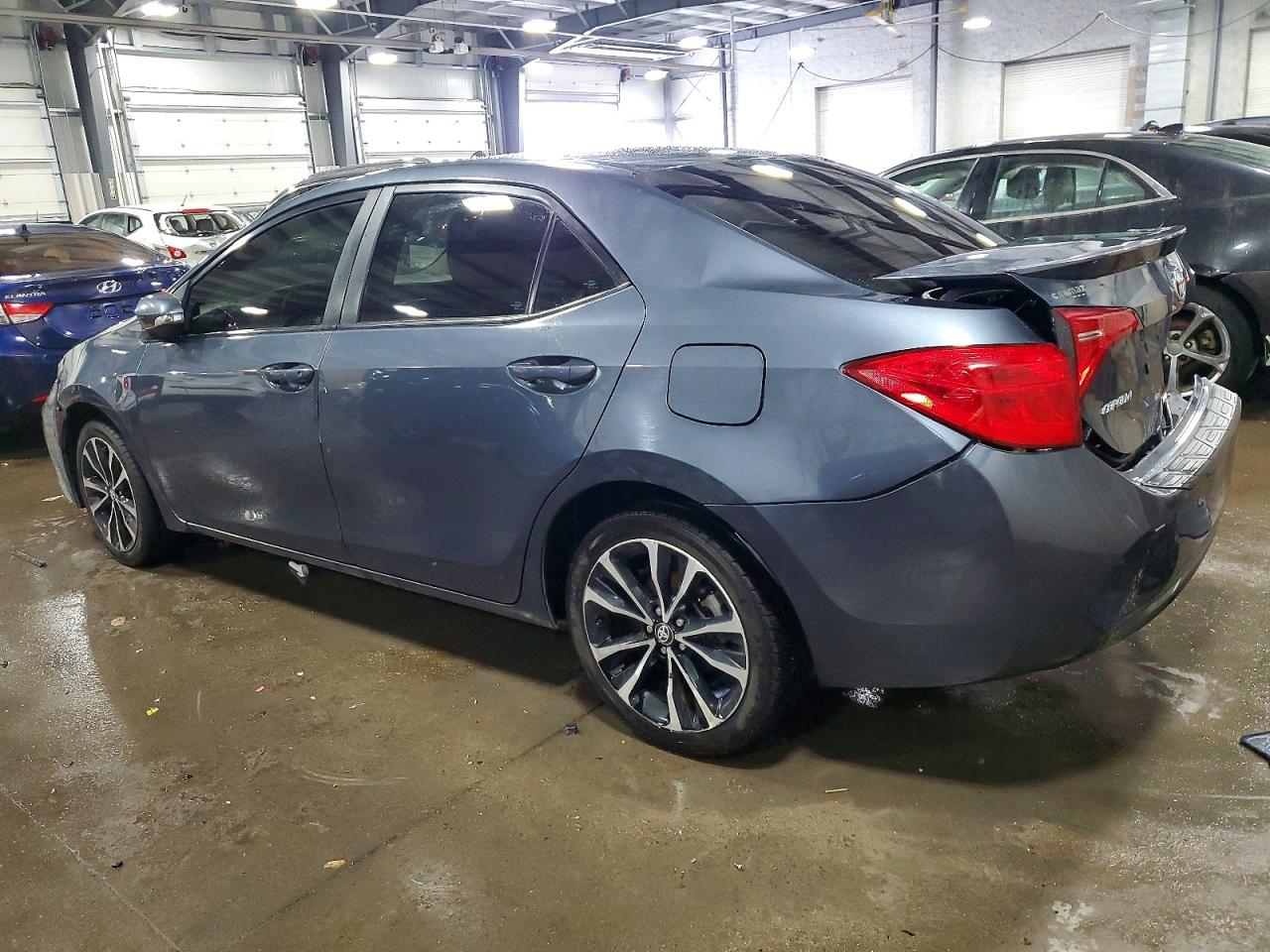 2019 TOYOTA COROLLA SE photo 3