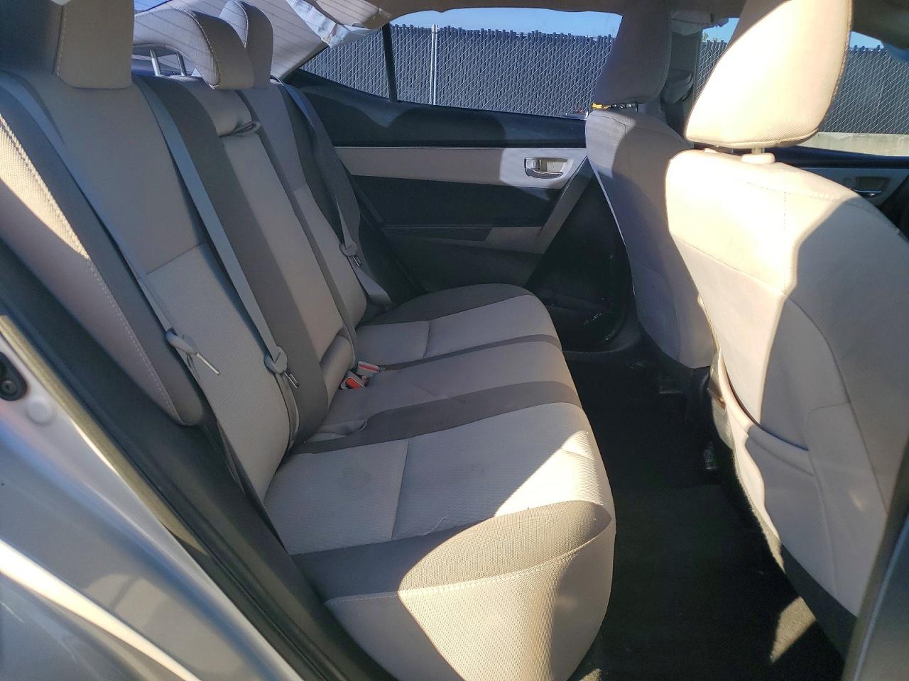 2018 TOYOTA COROLLA L photo 10