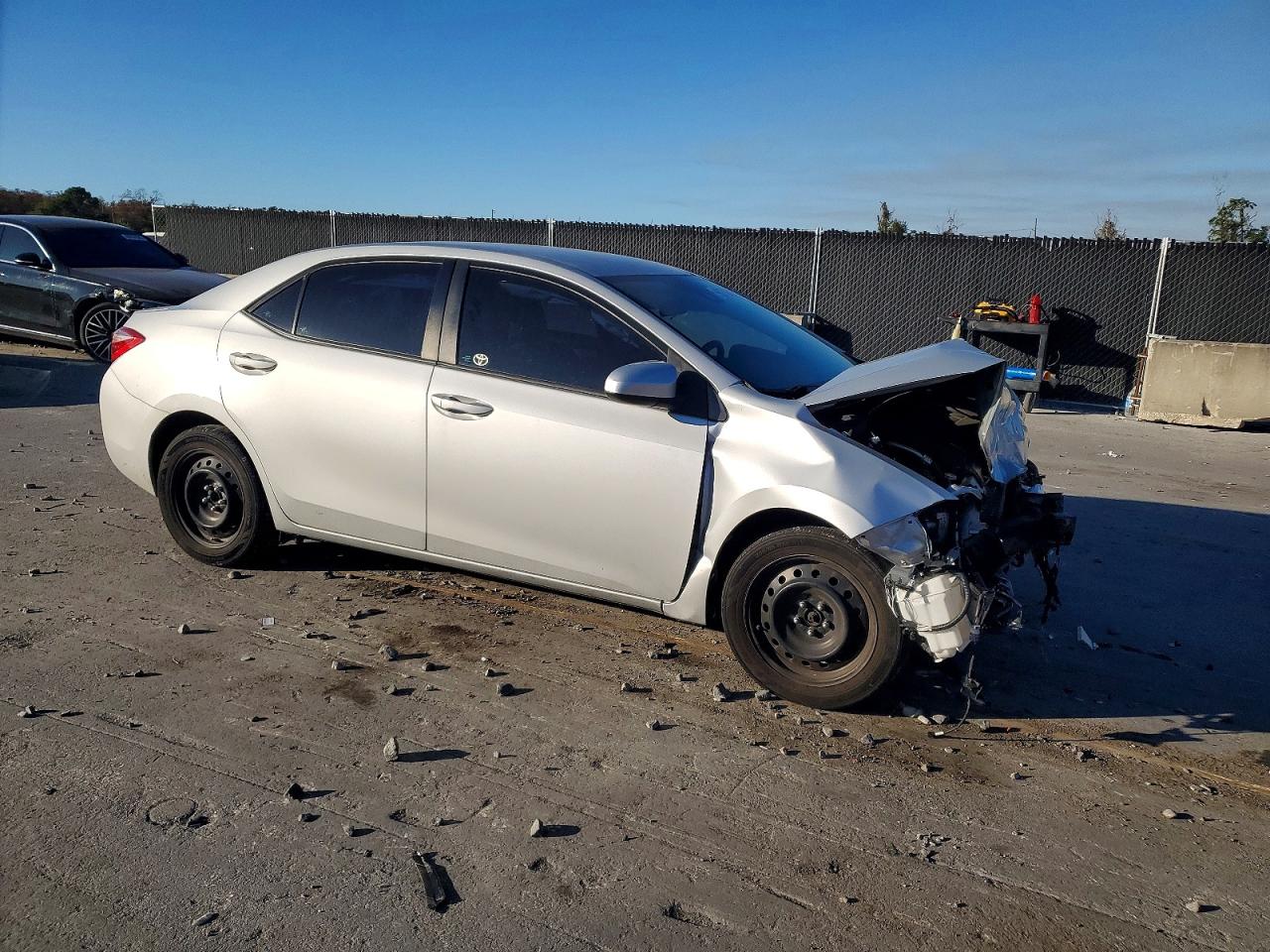 2018 TOYOTA COROLLA L photo 4
