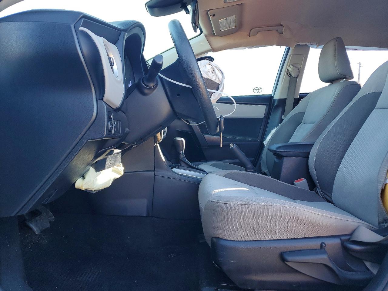 2018 TOYOTA COROLLA L photo 7