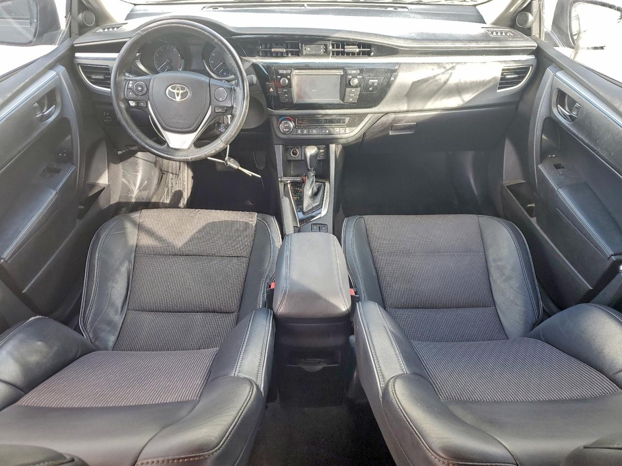 2015 TOYOTA COROLLA L photo 8