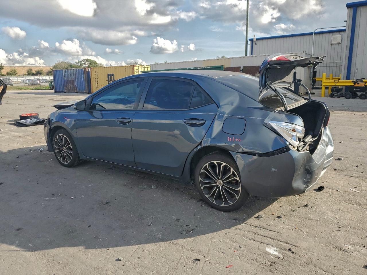 2015 TOYOTA COROLLA L photo 2