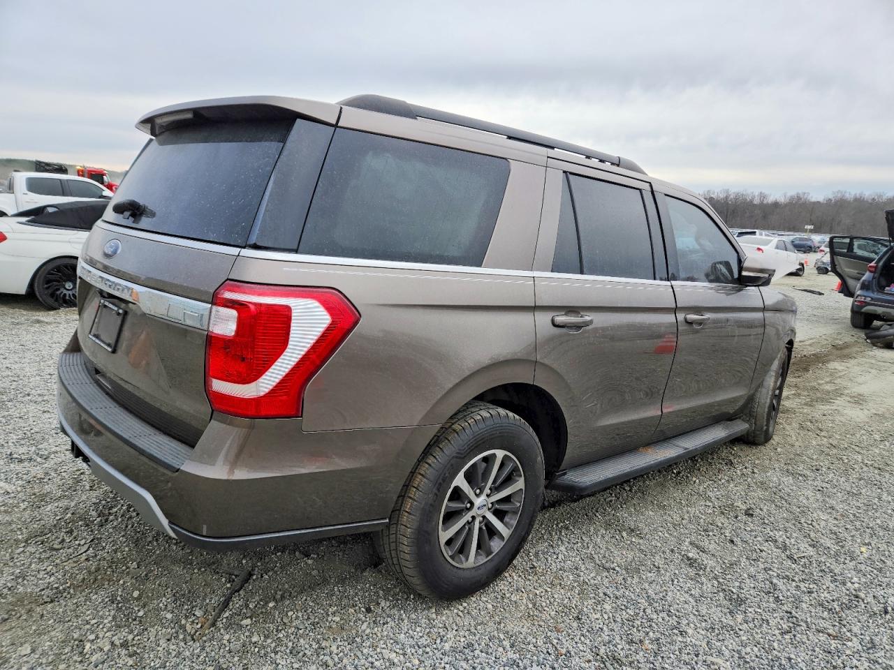 2019 FORD EXPEDITION XLT photo 5