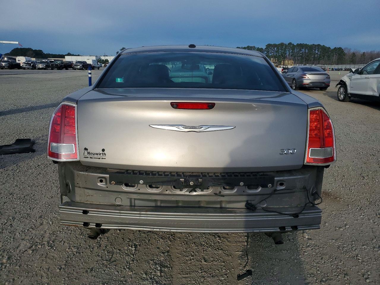 2014 CHRYSLER 300 photo 11