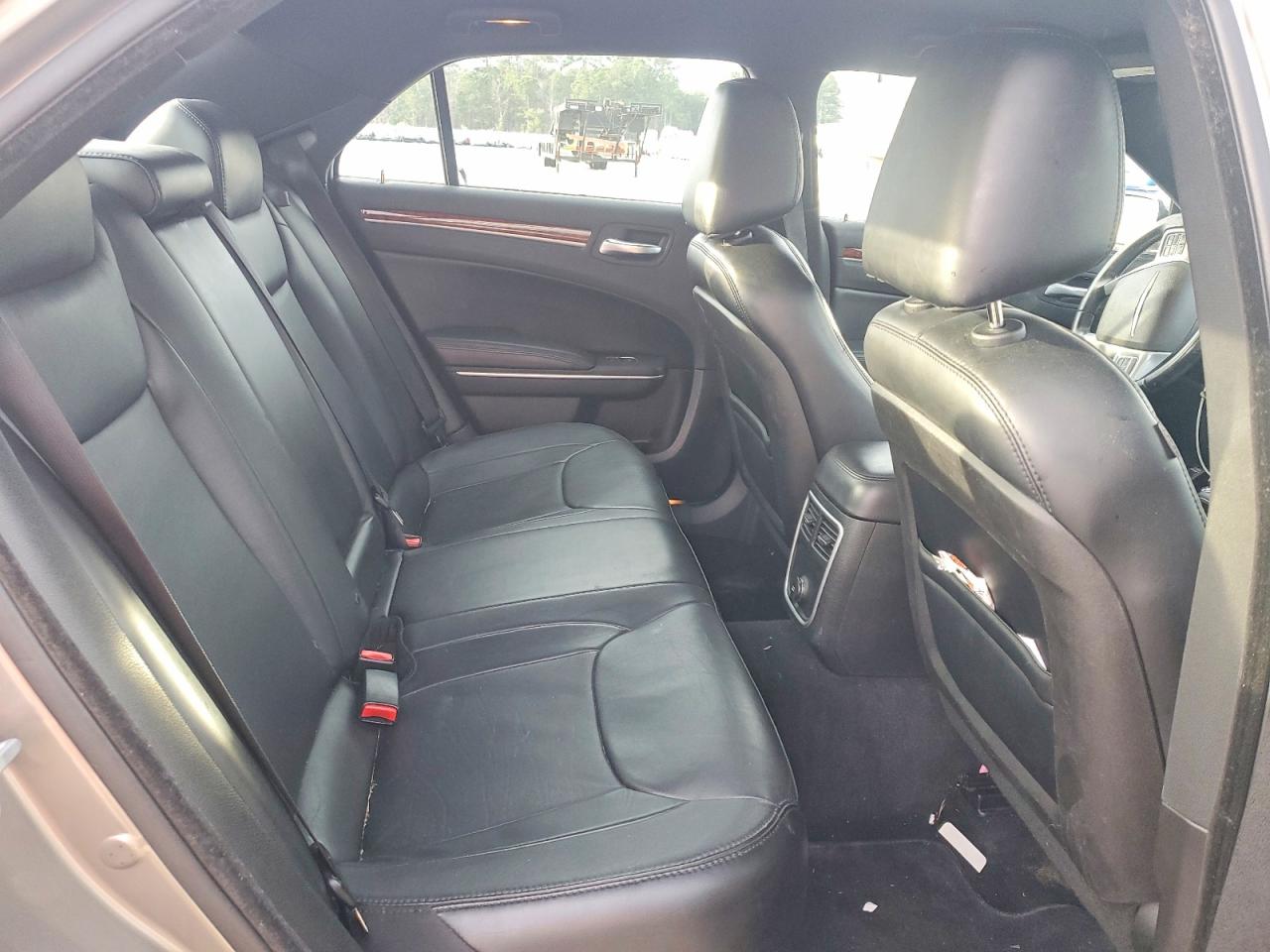 2014 CHRYSLER 300 photo 19