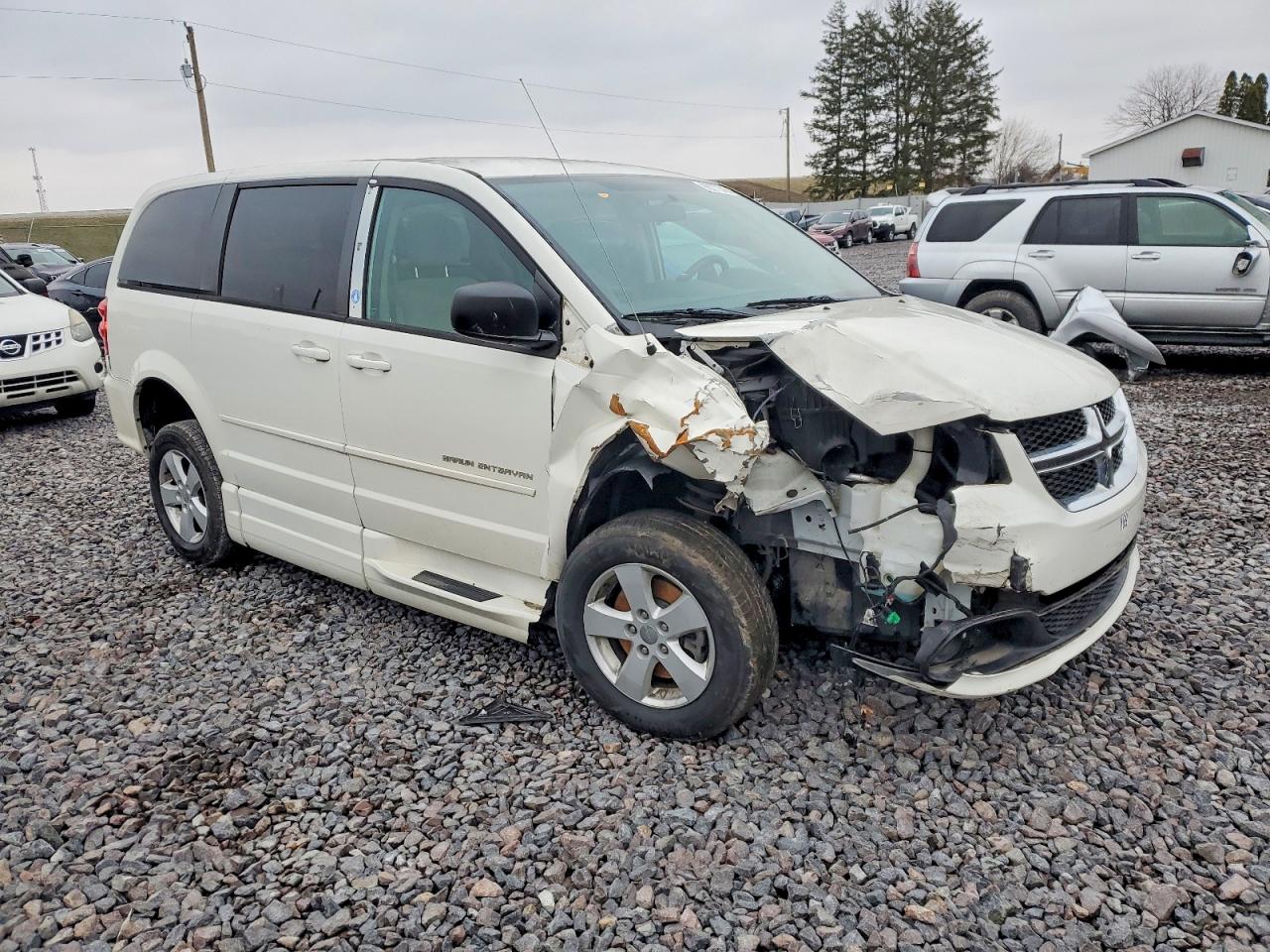 2013 DODGE GRAND CARAVAN SE photo 4