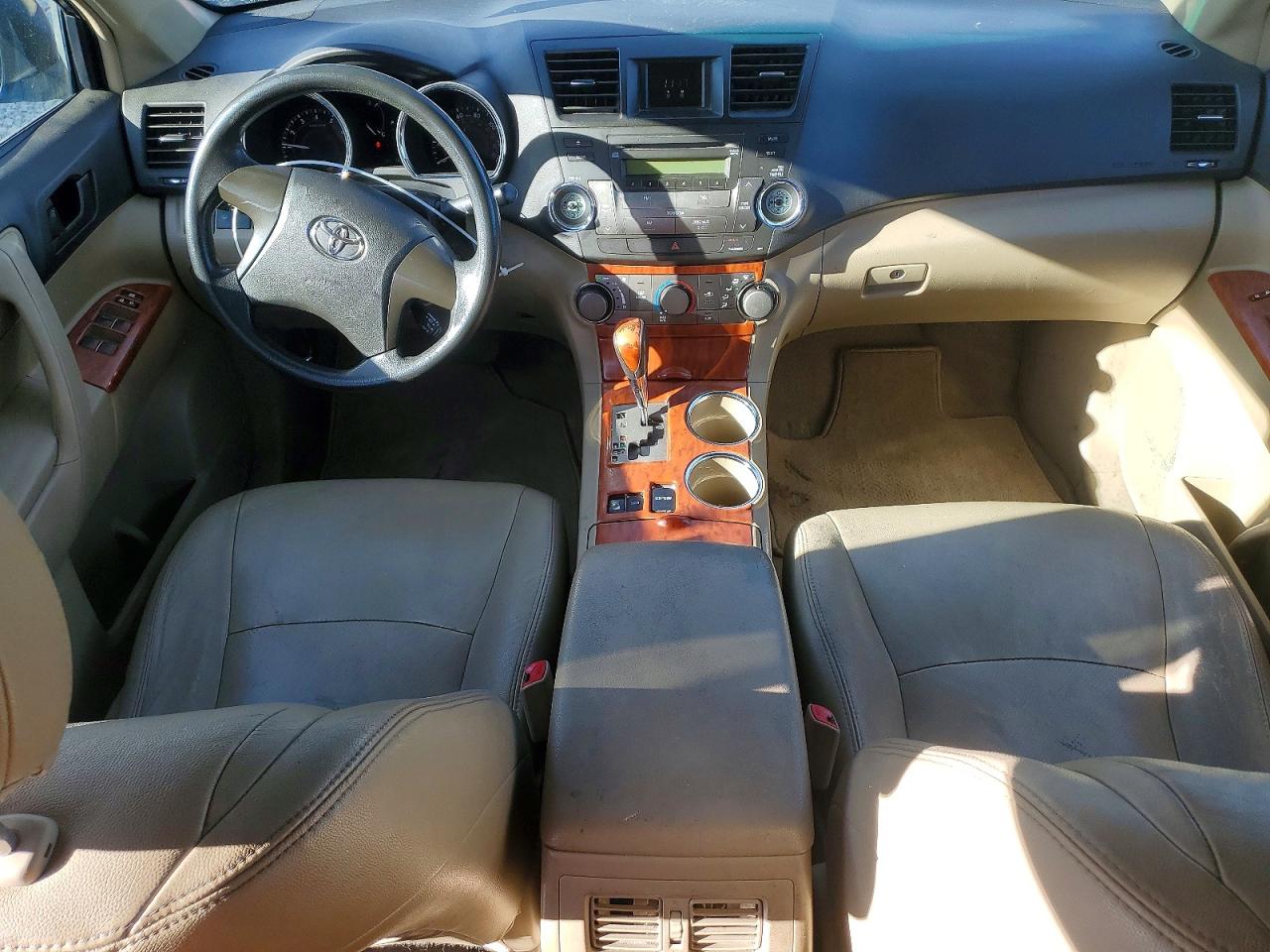 2009 TOYOTA HIGHLANDER photo 8