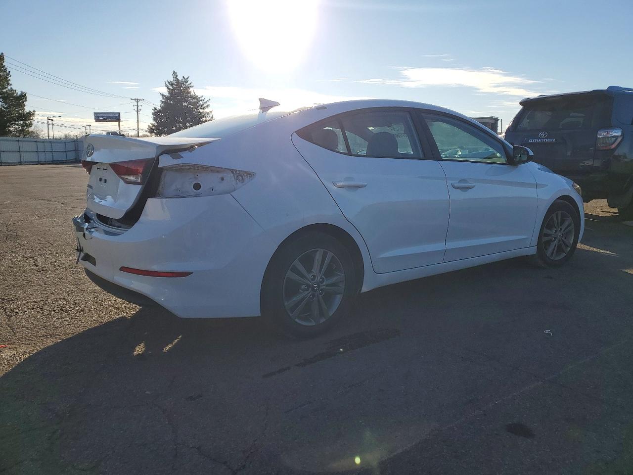 2017 HYUNDAI ELANTRA SE photo 3