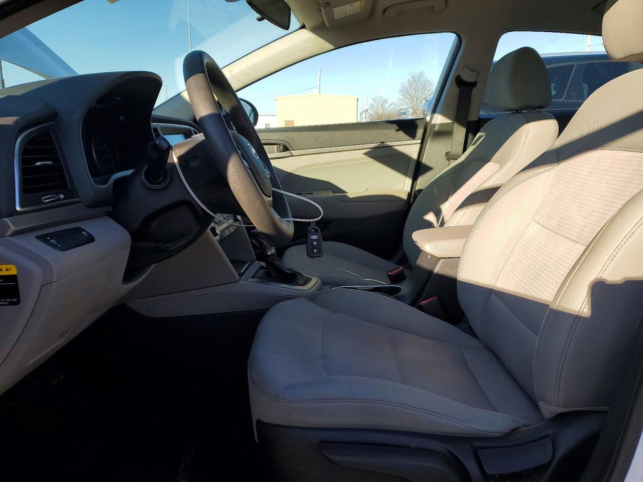 2017 HYUNDAI ELANTRA SE photo 7