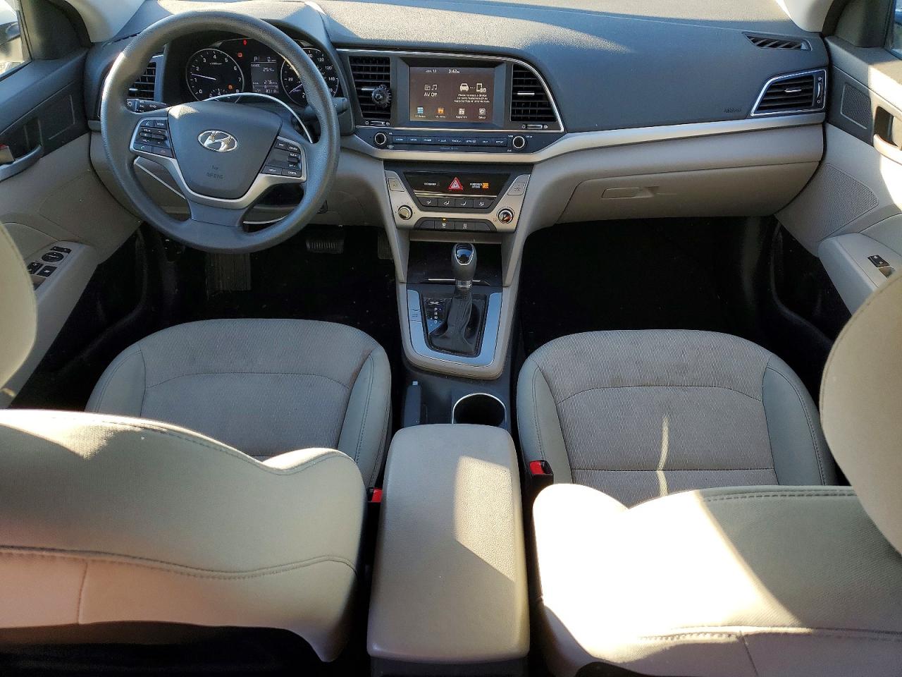 2017 HYUNDAI ELANTRA SE photo 8