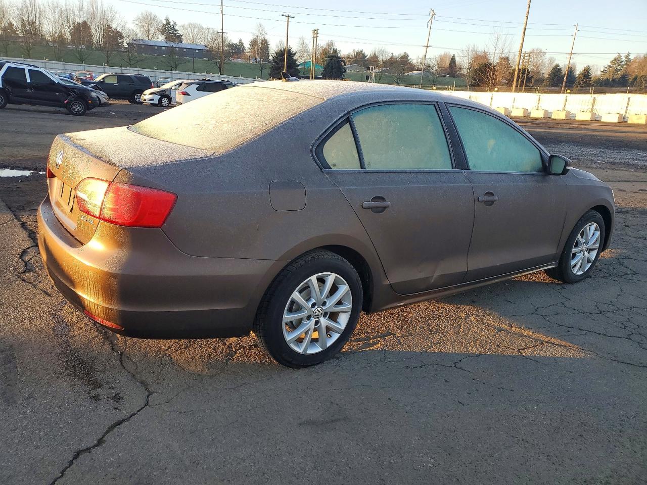 2012 VOLKSWAGEN JETTA SE photo 3