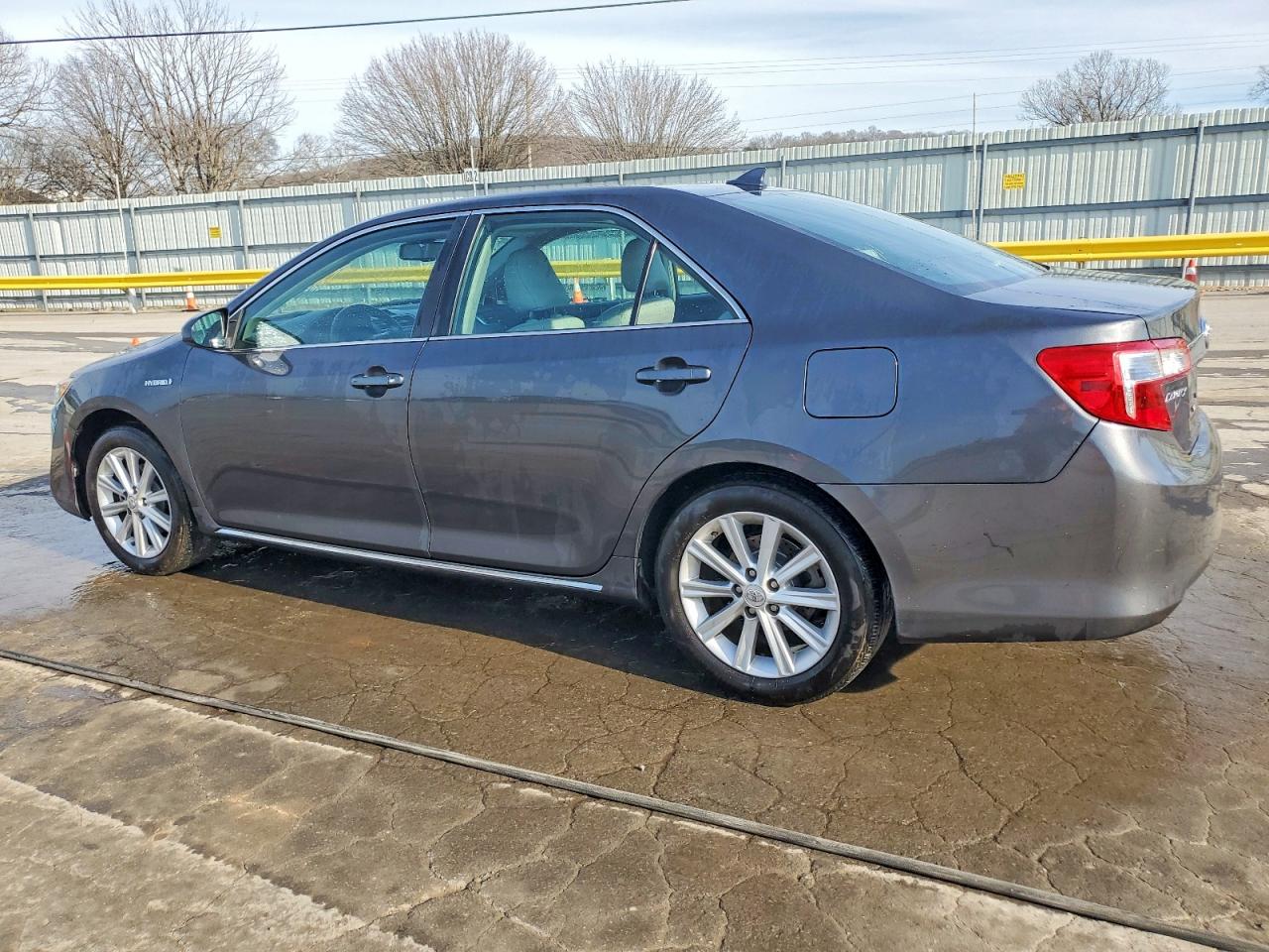 2012 TOYOTA CAMRY HYBRID photo 2