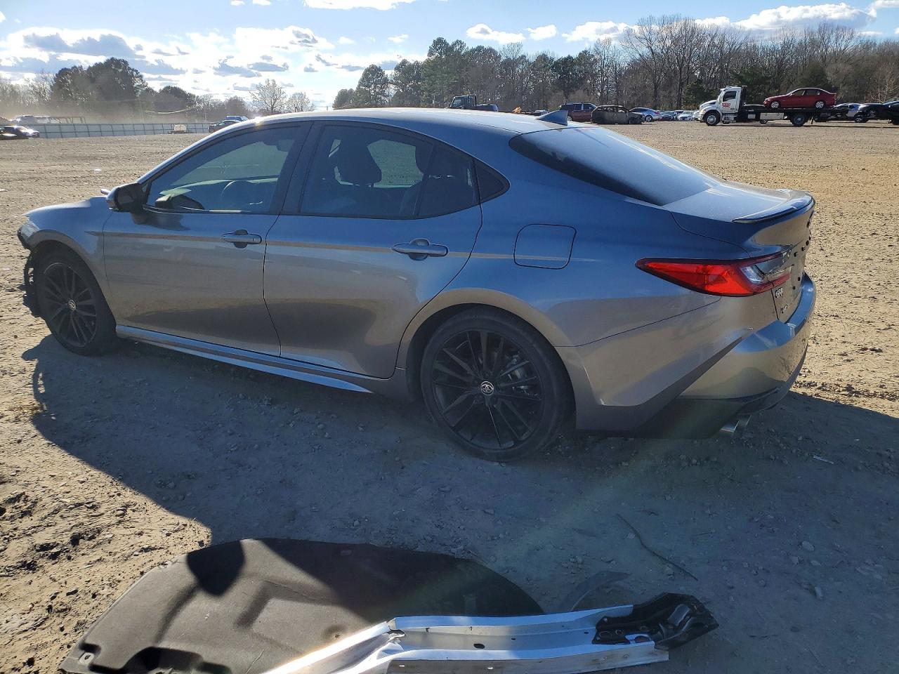 2025 TOYOTA CAMRY XSE photo 4