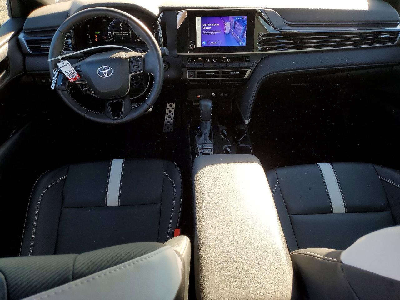2025 TOYOTA CAMRY XSE photo 22