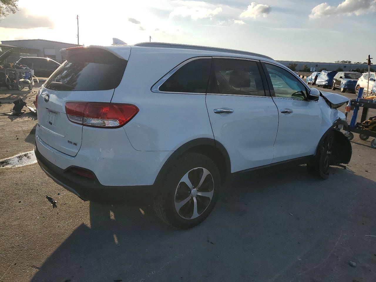 2017 KIA SORENTO EX photo 3