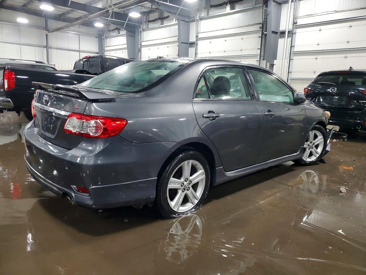 2013 TOYOTA COROLLA BASE photo 3
