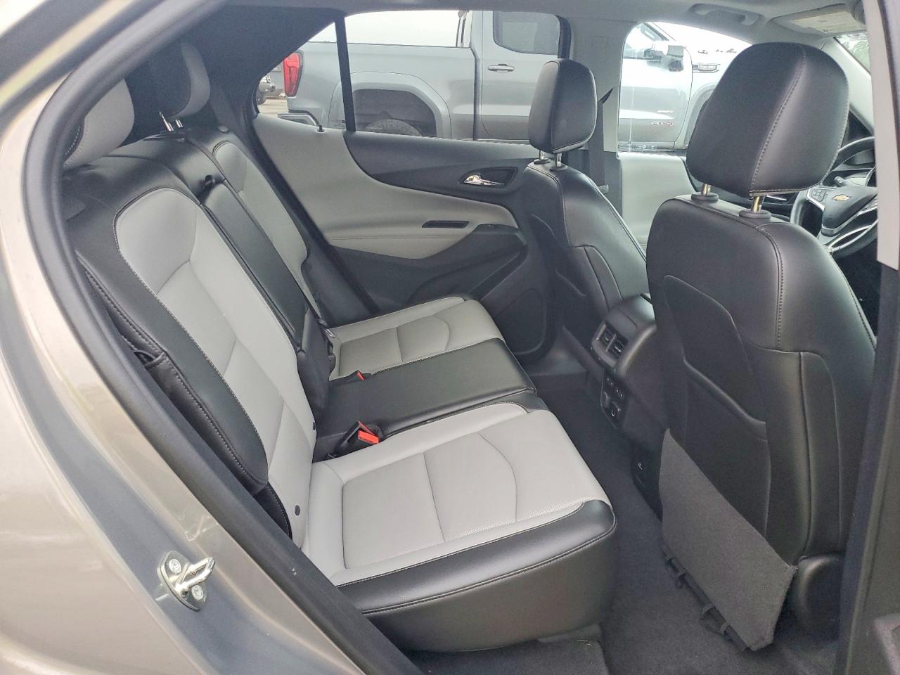 2018 CHEVROLET EQUINOX PREMIER photo 11