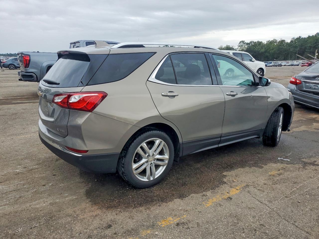 2018 CHEVROLET EQUINOX PREMIER photo 3