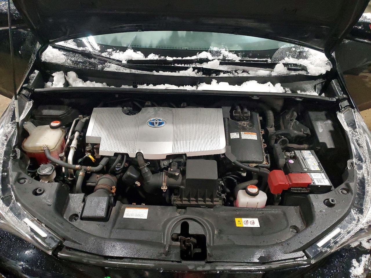 2016 TOYOTA PRIUS photo 11