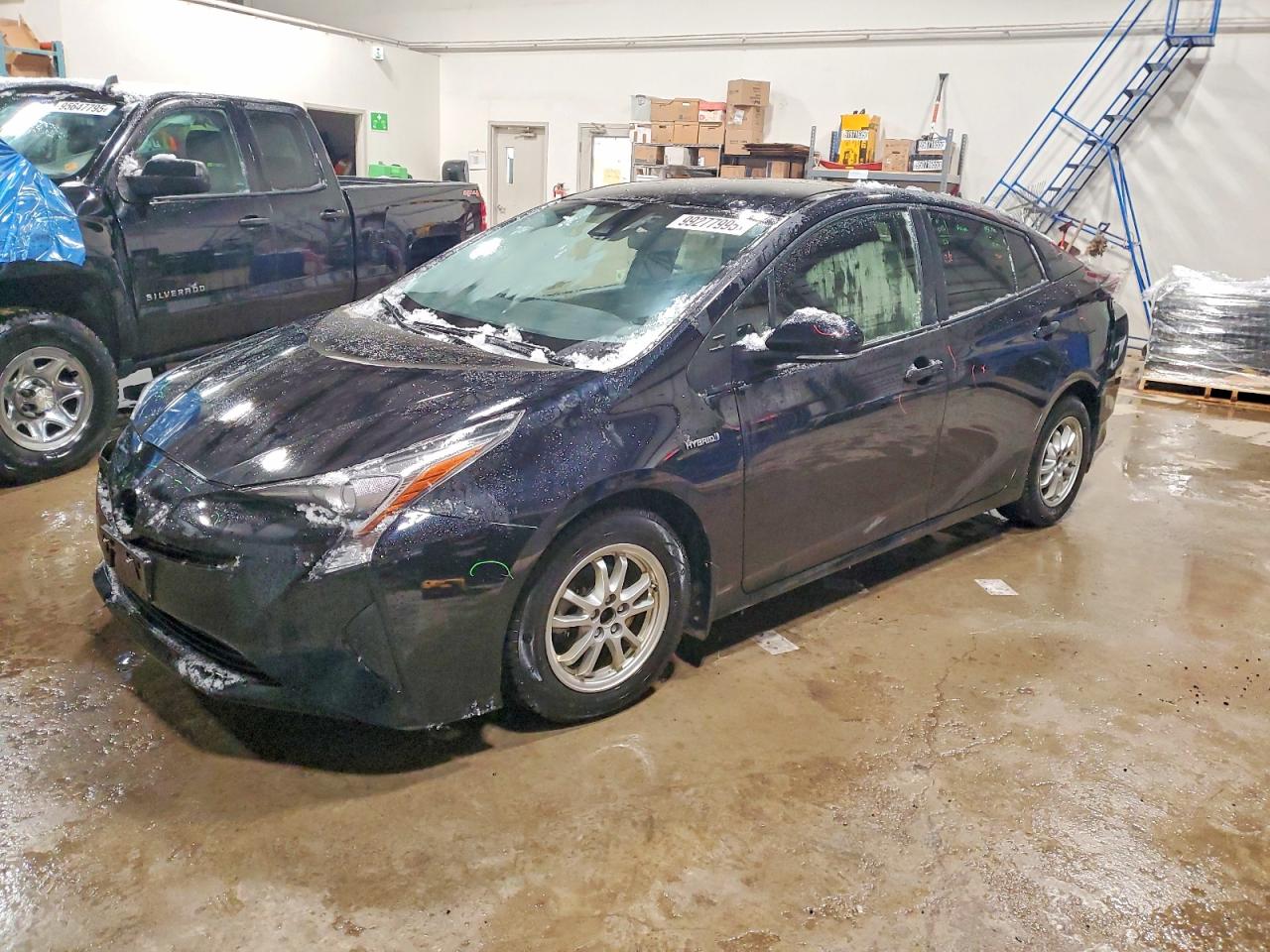 2016 TOYOTA PRIUS