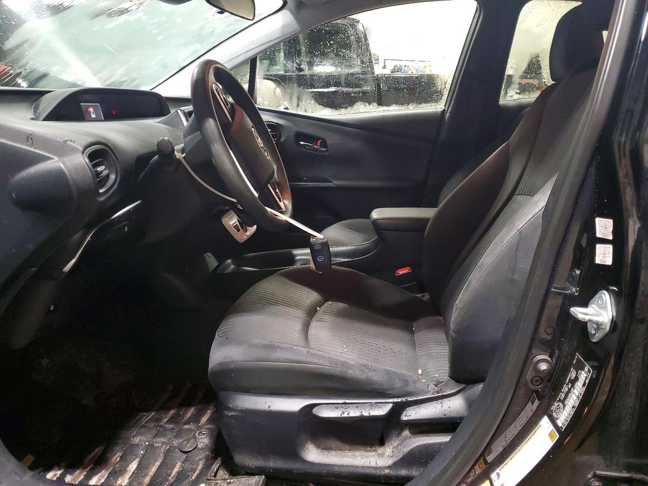 2016 TOYOTA PRIUS photo 7