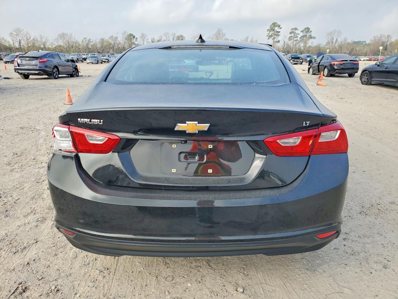 2023 CHEVROLET MALIBU LT photo 6