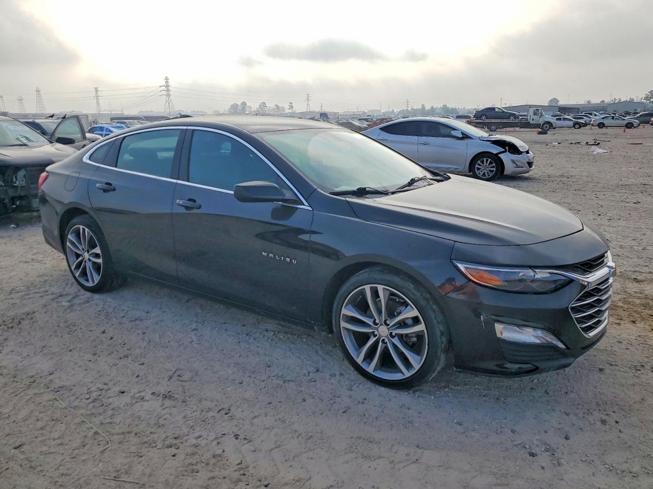 2023 CHEVROLET MALIBU LT photo 4