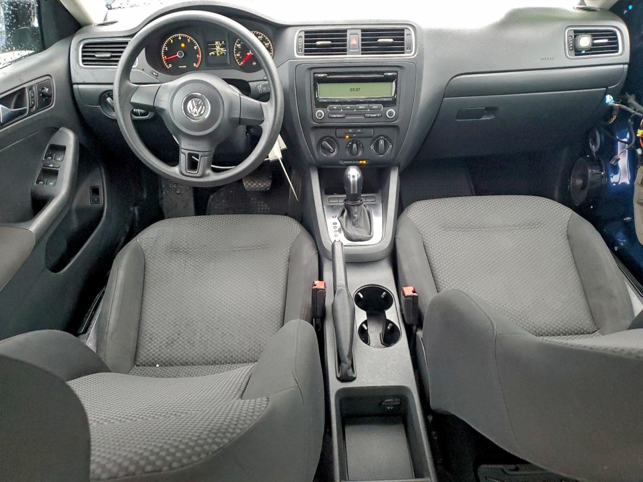2011 VOLKSWAGEN JETTA BASE photo 8