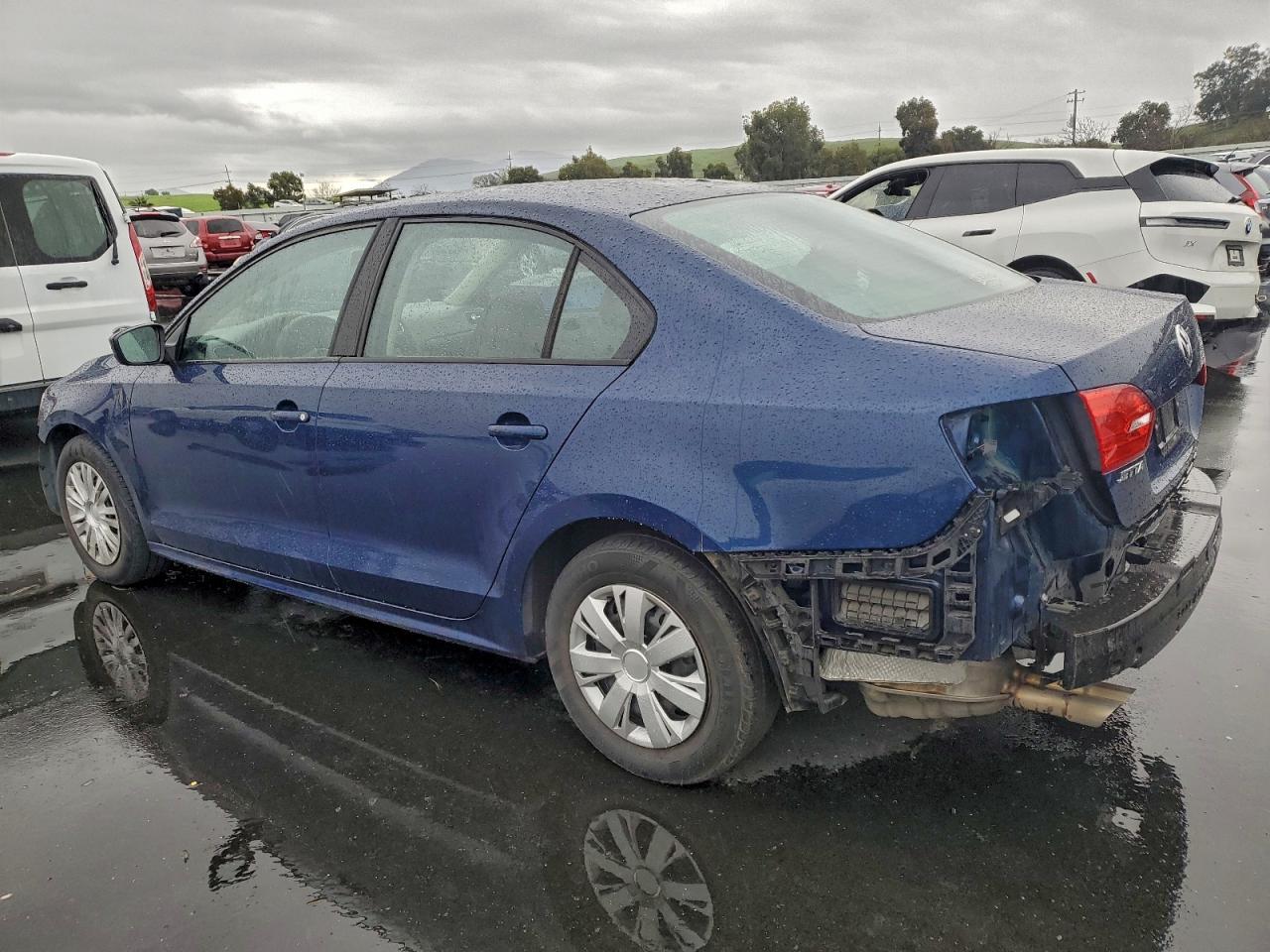 2011 VOLKSWAGEN JETTA BASE photo 2