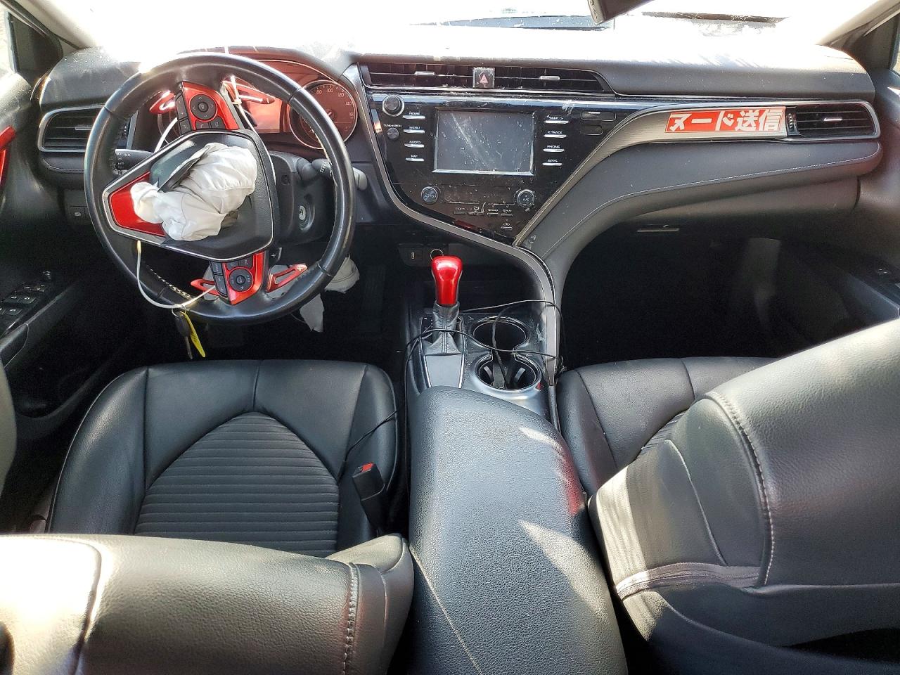2019 TOYOTA CAMRY SE photo 8