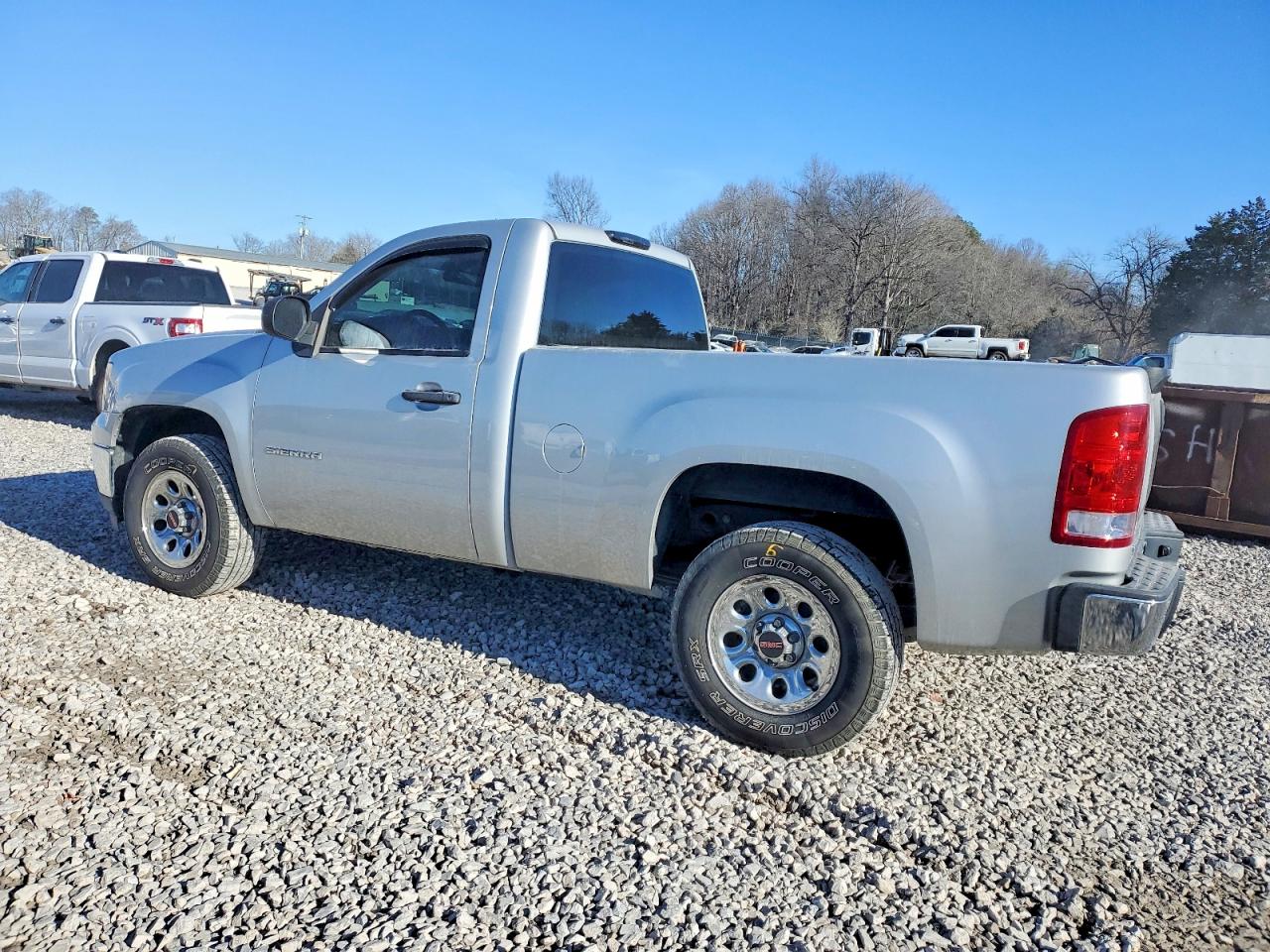 2011 GMC SIERRA C1500 photo 2