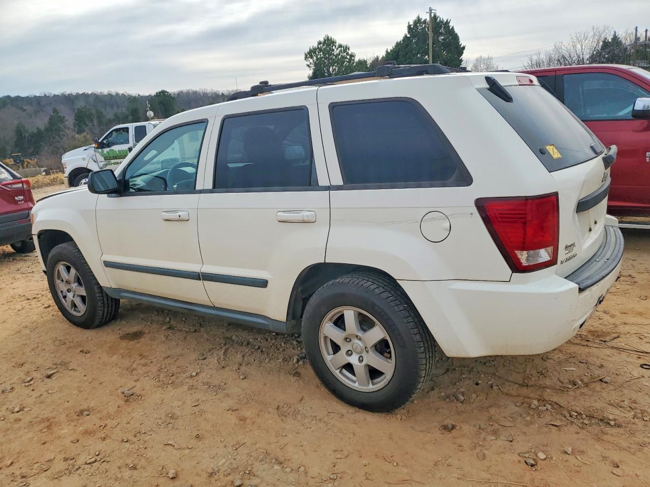 2009 JEEP GRAND CHEROKEE LAREDO photo 2