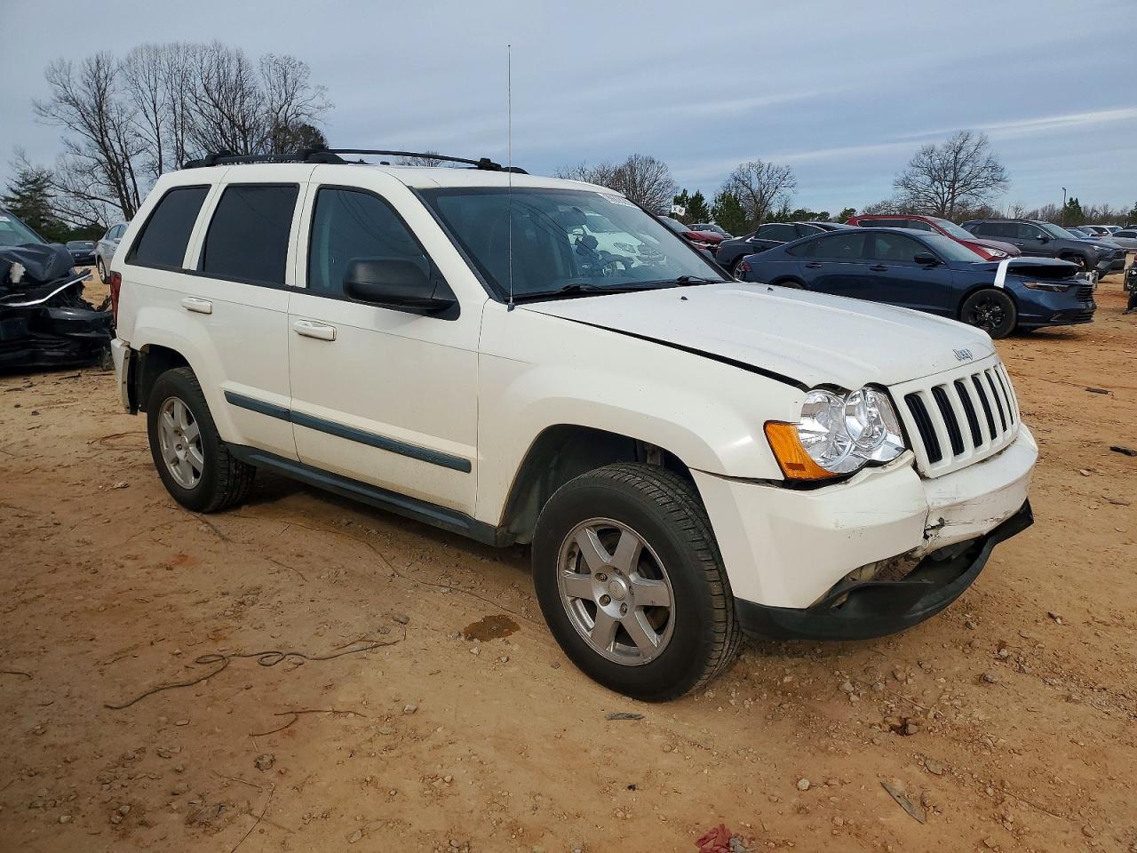 2009 JEEP GRAND CHEROKEE LAREDO photo 4