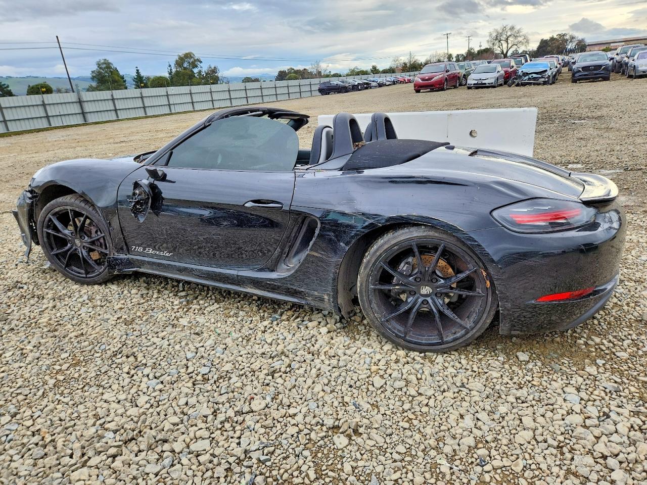 2017 PORSCHE BOXSTER photo 2