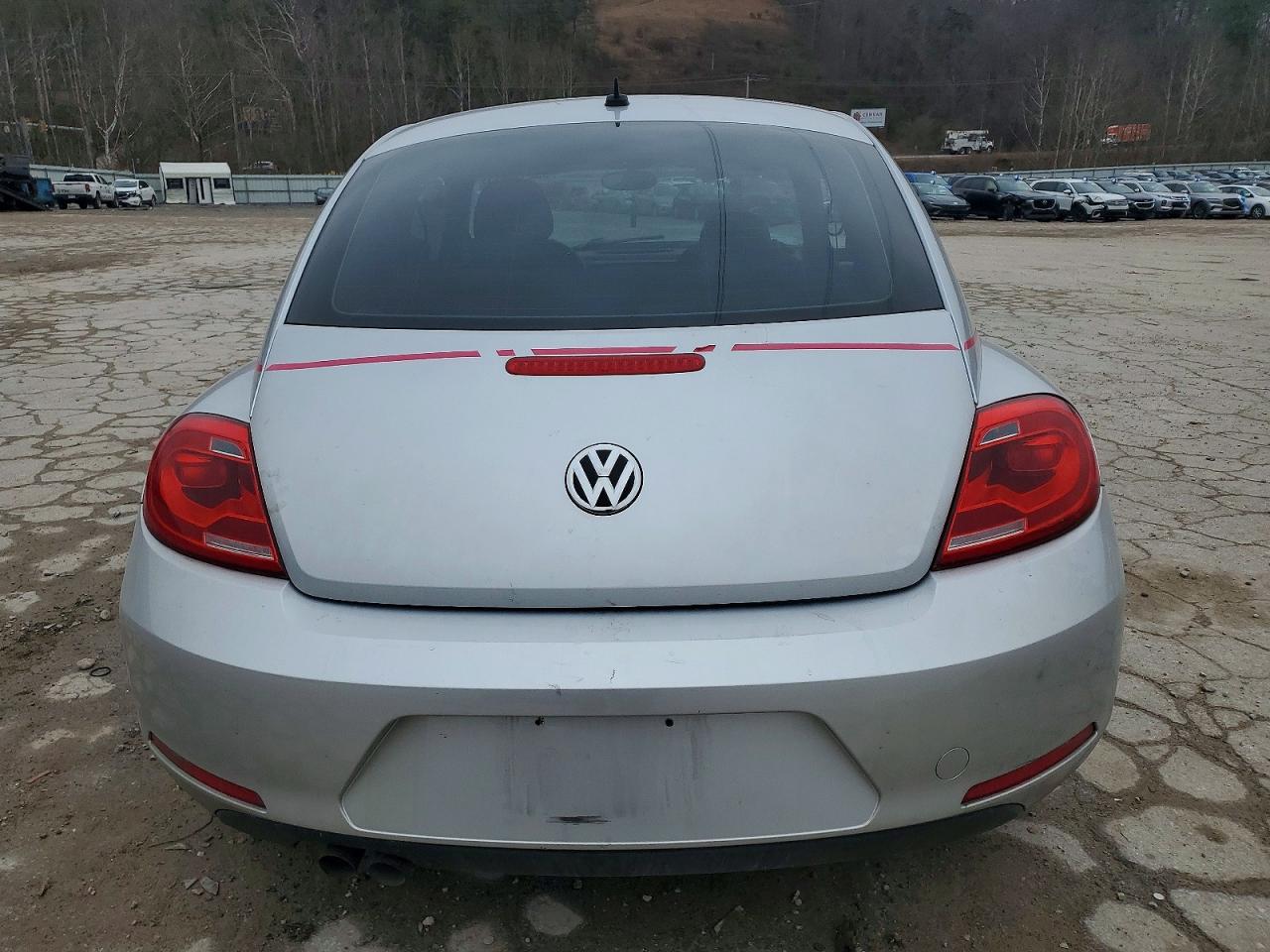 2013 VOLKSWAGEN BEETLE photo 6