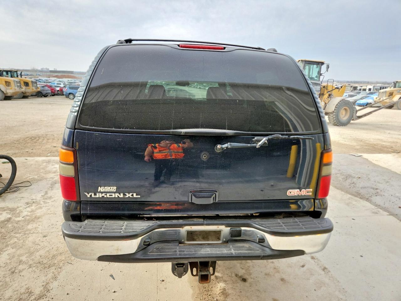 2004 GMC YUKON XL K1500 photo 6