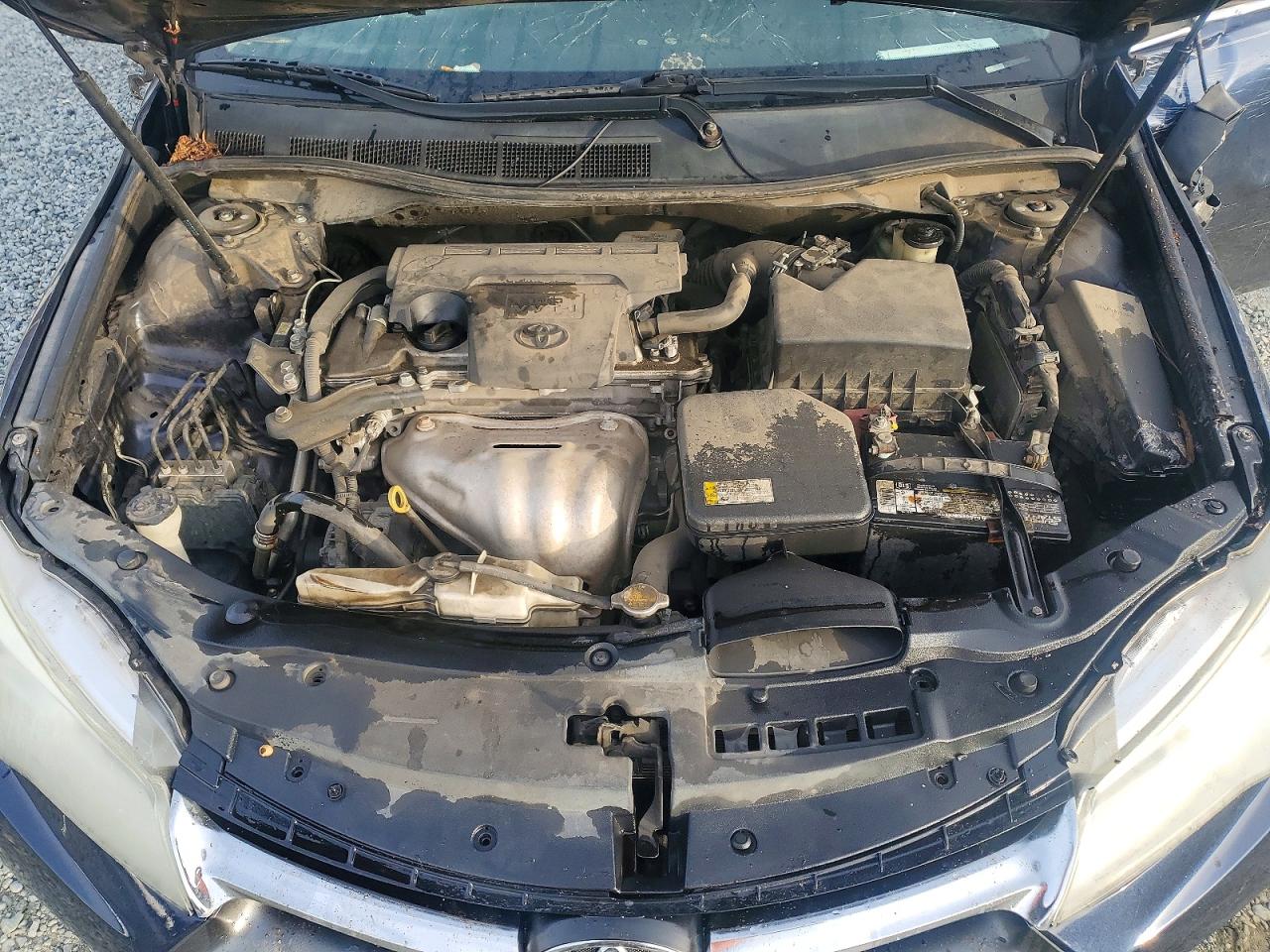 2015 TOYOTA CAMRY LE photo 11