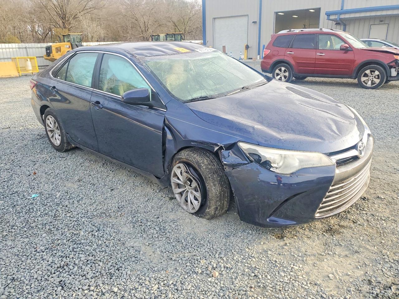 2015 TOYOTA CAMRY LE photo 4