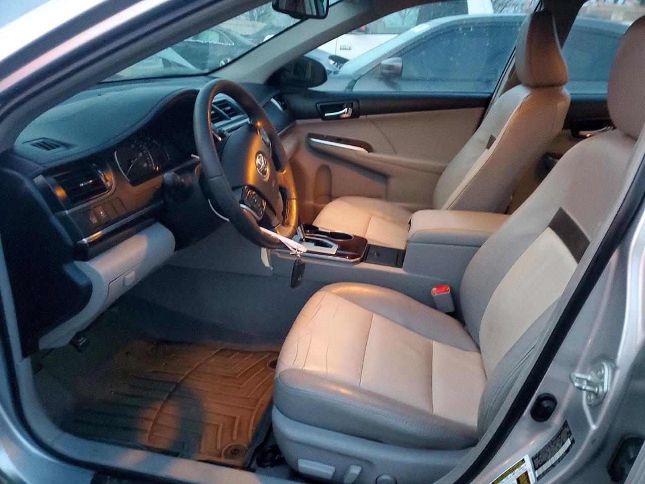 2012 TOYOTA CAMRY SE photo 13