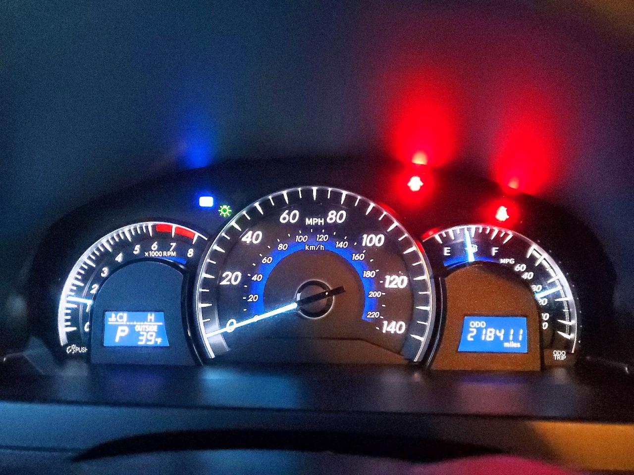 2012 TOYOTA CAMRY SE photo 17