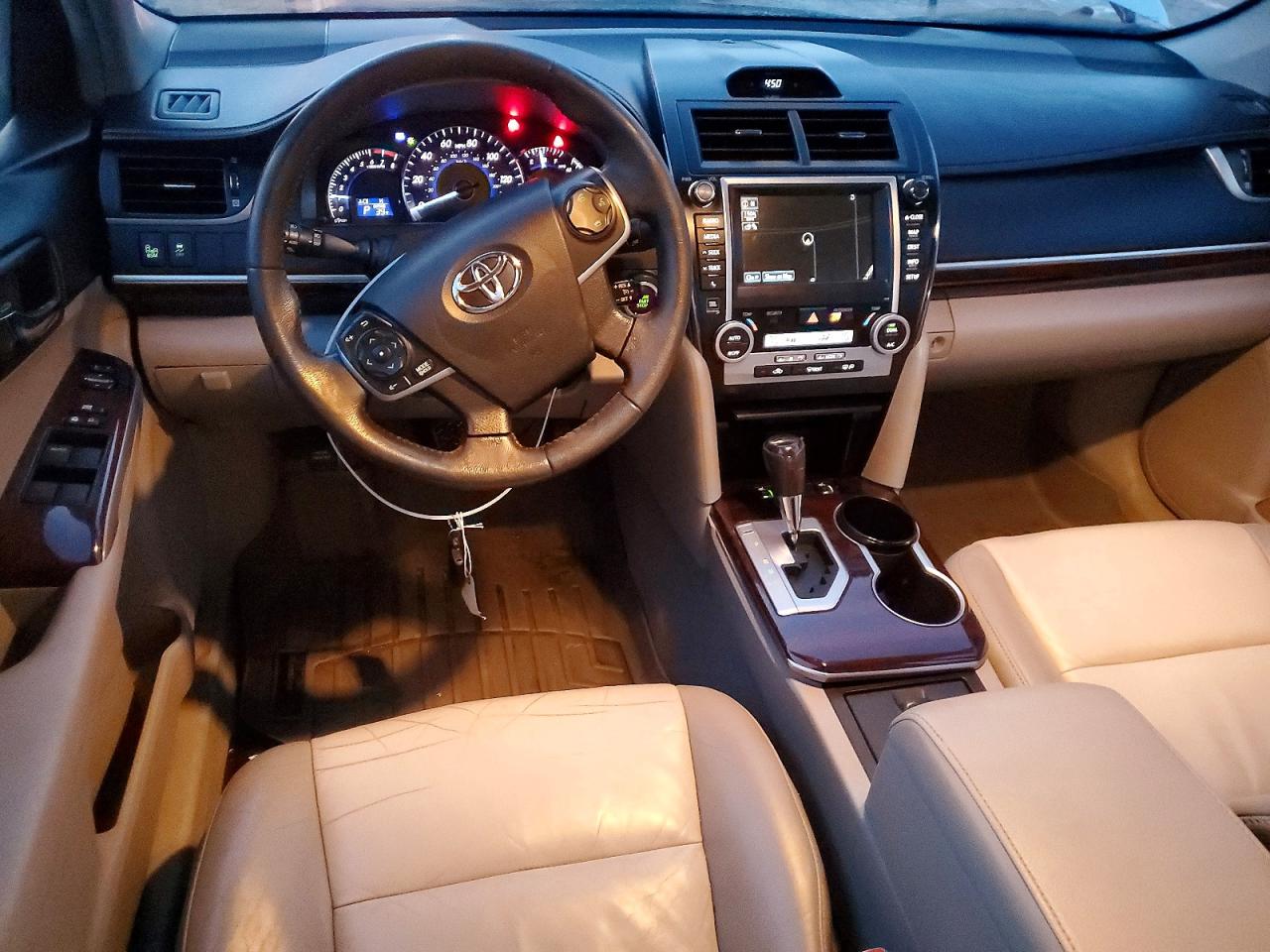 2012 TOYOTA CAMRY SE photo 15