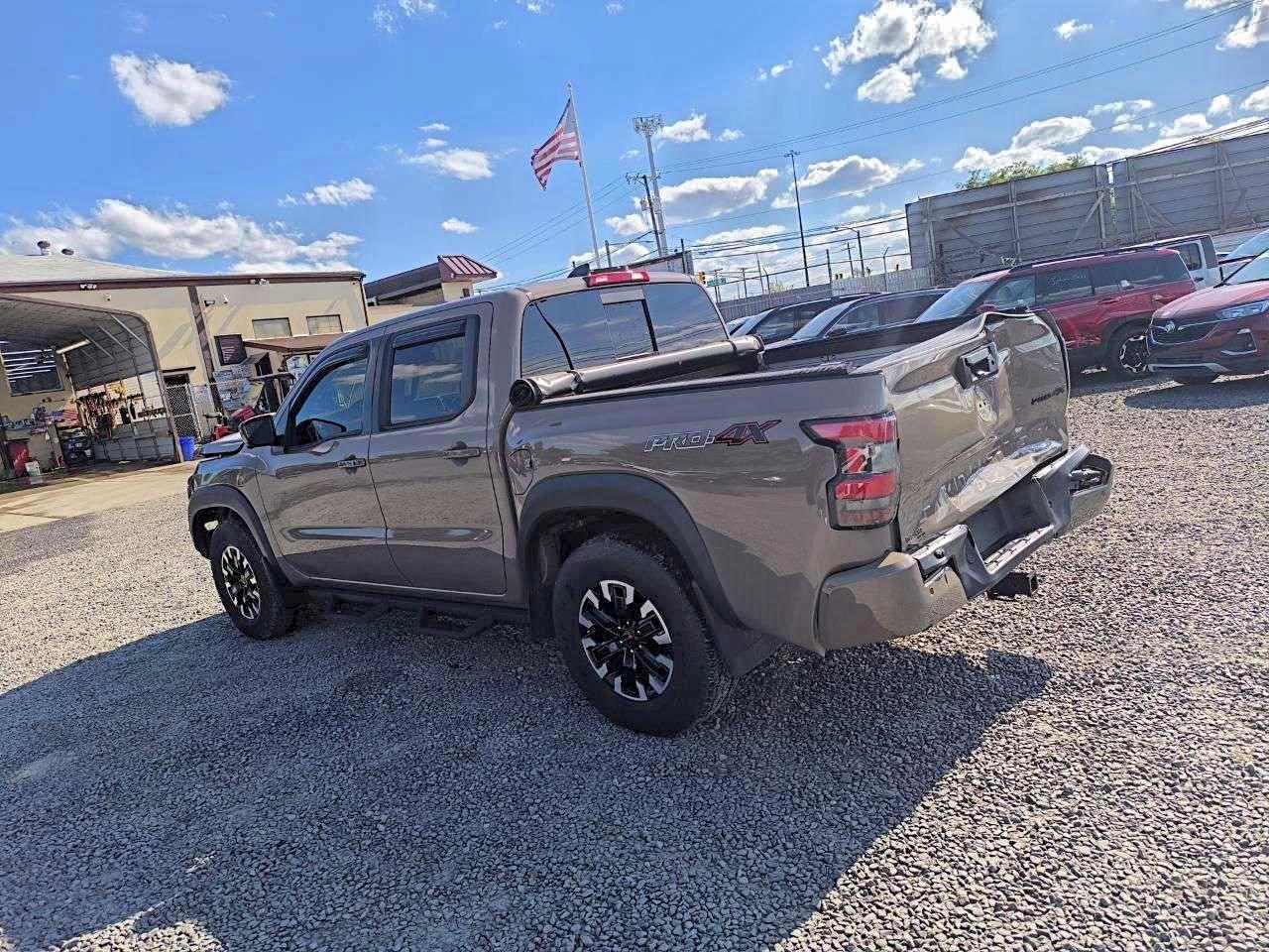 2024 NISSAN FRONTIER S photo 2