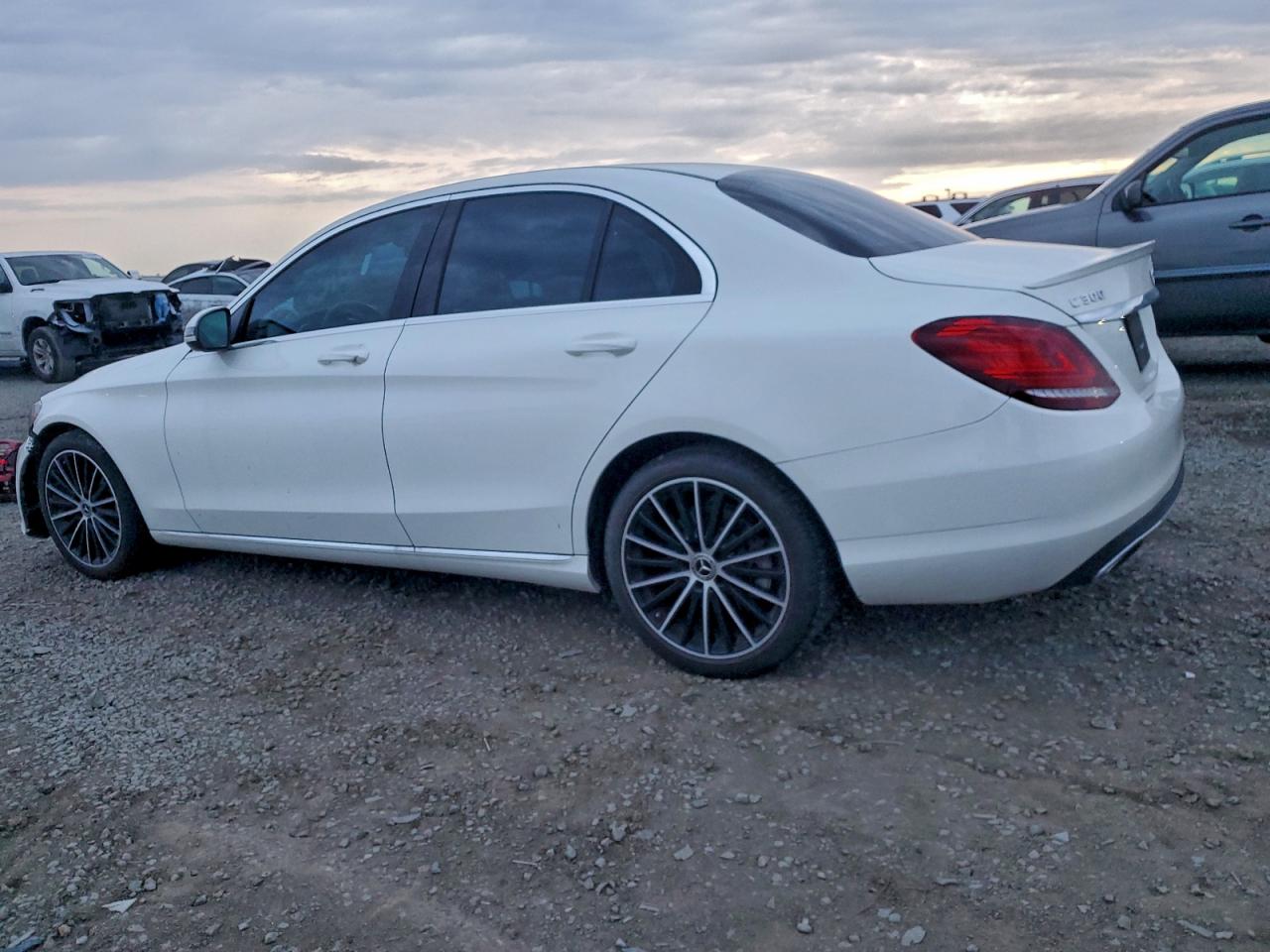 2019 MERCEDES-BENZ C 300 photo 2